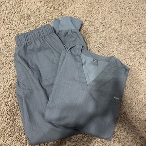 grey scrubs set. size medium
